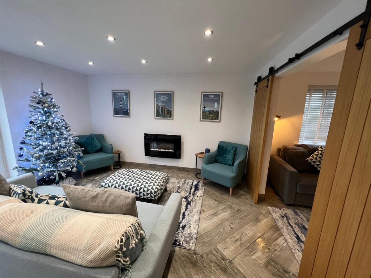 Luxurious Modern 2 Bedroom Bungalow Private Garden Holyhead Exterior foto